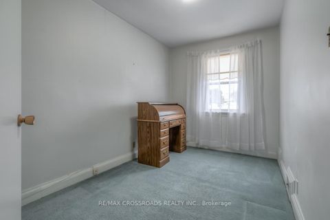 Photo 12 at 363 Hopewell Avenue, Belgravia, Toronto