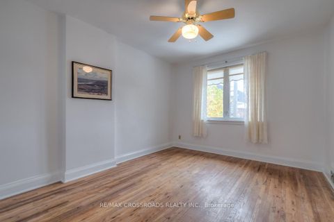 Photo 13 at 363 Hopewell Avenue, Belgravia, Toronto