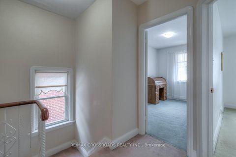 Photo 15 at 363 Hopewell Avenue, Belgravia, Toronto