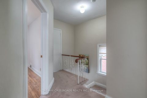 Photo 16 at 363 Hopewell Avenue, Belgravia, Toronto