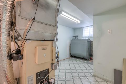 Photo 19 at 363 Hopewell Avenue, Belgravia, Toronto