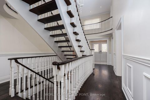 Photo 10 at 1448 Mayors Manor, GA Glen Abbey, Oakville