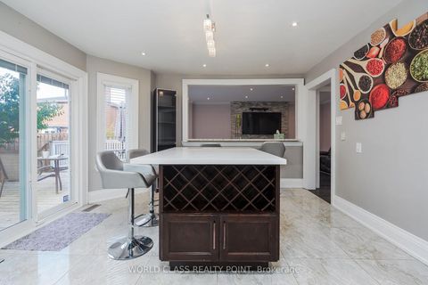 Photo 13 at 1448 Mayors Manor, GA Glen Abbey, Oakville