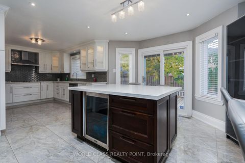 Photo 14 at 1448 Mayors Manor, GA Glen Abbey, Oakville