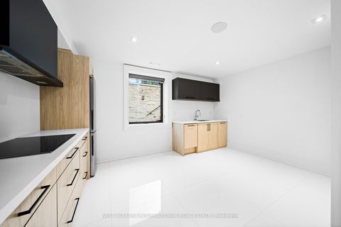 Photo 42 at 36 Waymar Heights Boulevard, Islington Woods, Vaughan