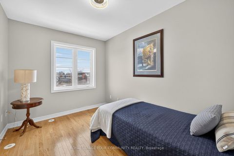 Photo 12 at 193 Zokol Drive, Bayview Northeast, Aurora