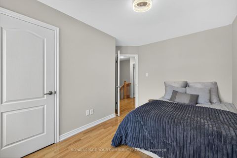 Photo 14 at 193 Zokol Drive, Bayview Northeast, Aurora