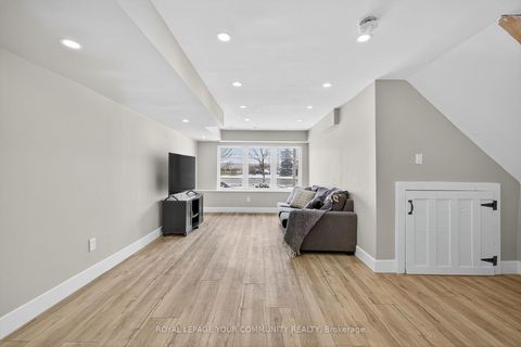 Photo 16 at 193 Zokol Drive, Bayview Northeast, Aurora