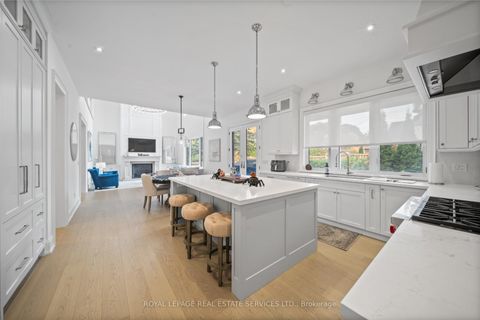 Photo 9 at 8 Graywood Drive, Rosethorn, Toronto