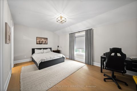 Photo 25 at 8 Graywood Drive, Rosethorn, Toronto