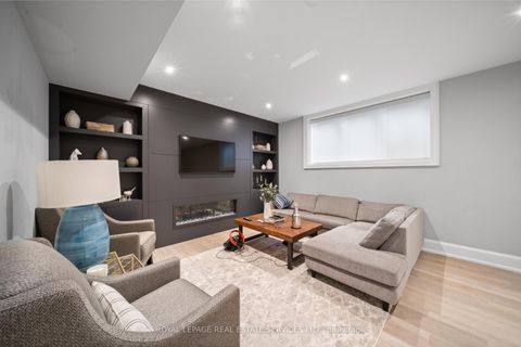 Photo 31 at 8 Graywood Drive, Rosethorn, Toronto