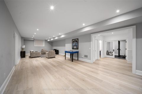 Photo 33 at 8 Graywood Drive, Rosethorn, Toronto