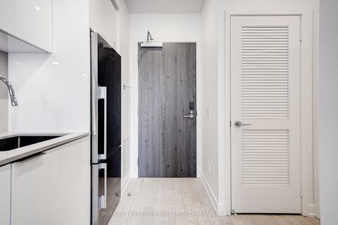 Photo 2 at 402 - 25 Richmond Street E, Yonge Corridor, Toronto