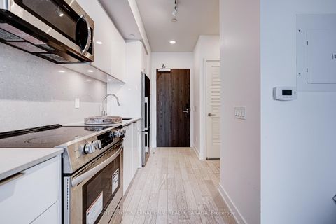 Photo 6 at 402 - 25 Richmond Street E, Yonge Corridor, Toronto