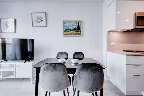 Photo 12 at 402 - 25 Richmond Street E, Yonge Corridor, Toronto