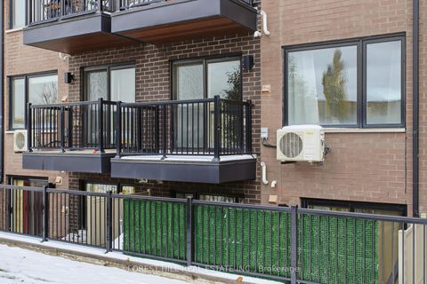 Photo 16 at 6 - 157 William Duncan Road, CFB, Toronto