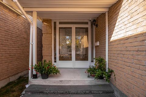 Photo 4 at 36 Ponymill Drive, Milliken, Toronto