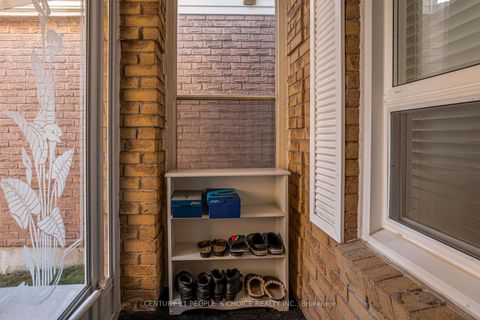 Photo 5 at 36 Ponymill Drive, Milliken, Toronto