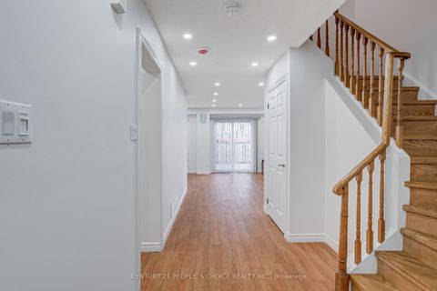 Photo 8 at 36 Ponymill Drive, Milliken, Toronto