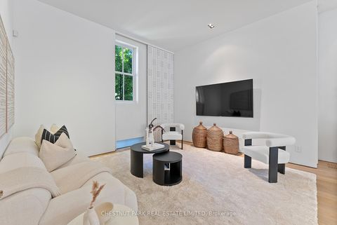 Photo 2 at 82 Robert Street, University, Toronto