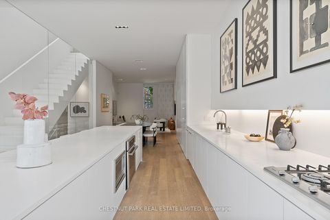 Photo 11 at 82 Robert Street, University, Toronto