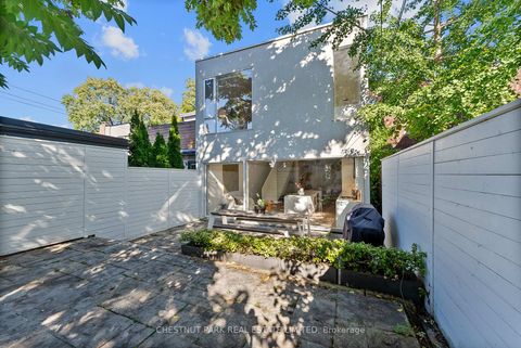 Photo 16 at 82 Robert Street, University, Toronto