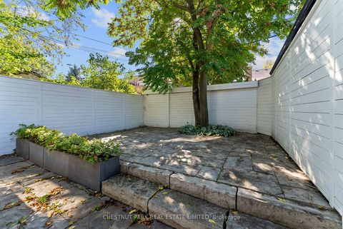 Photo 18 at 82 Robert Street, University, Toronto