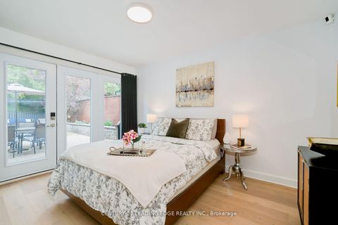 Photo 3 at 4 Aveline Crescent, Bendale, Toronto