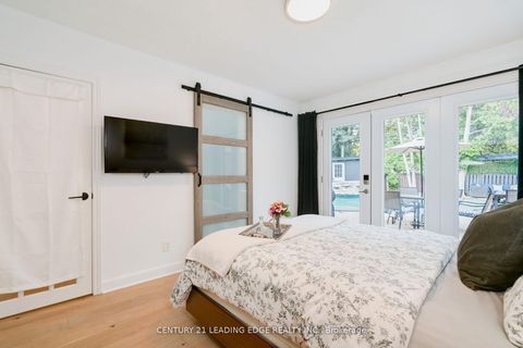 Photo 4 at 4 Aveline Crescent, Bendale, Toronto
