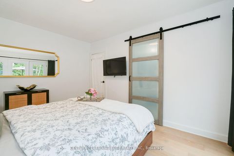 Photo 6 at 4 Aveline Crescent, Bendale, Toronto