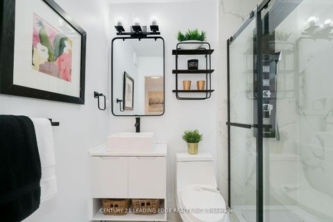 Photo 7 at 4 Aveline Crescent, Bendale, Toronto