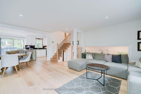 Photo 12 at 4 Aveline Crescent, Bendale, Toronto