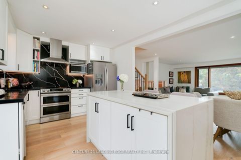 Photo 21 at 4 Aveline Crescent, Bendale, Toronto