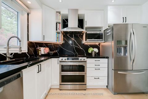 Photo 22 at 4 Aveline Crescent, Bendale, Toronto