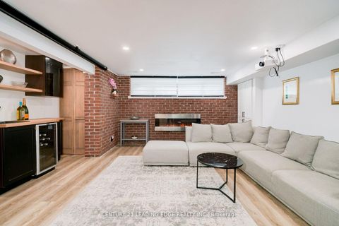 Photo 34 at 4 Aveline Crescent, Bendale, Toronto