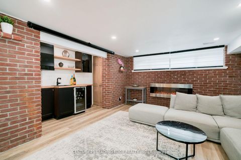 Photo 36 at 4 Aveline Crescent, Bendale, Toronto