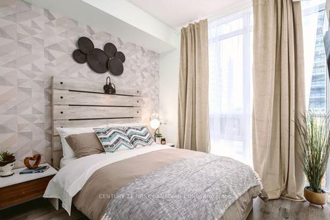 Photo 2 at 65 Bremner Boulevard, Waterfront Communities C1, Toronto