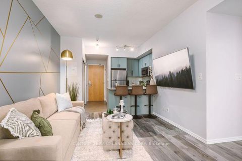 Photo 4 at 65 Bremner Boulevard, Waterfront Communities C1, Toronto