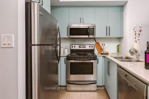 Photo 6 at 65 Bremner Boulevard, Waterfront Communities C1, Toronto