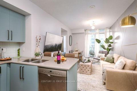 Photo 9 at 65 Bremner Boulevard, Waterfront Communities C1, Toronto