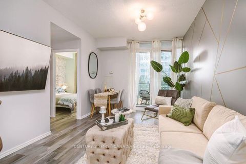 Photo 10 at 65 Bremner Boulevard, Waterfront Communities C1, Toronto