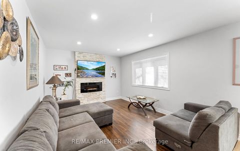 Photo 9 at 21 Yvonne Avenue, CFB, Toronto