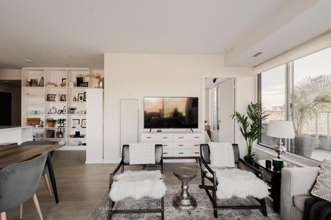 Photo 11 at 401 - 1960 Queen Street E, The Beaches, Toronto