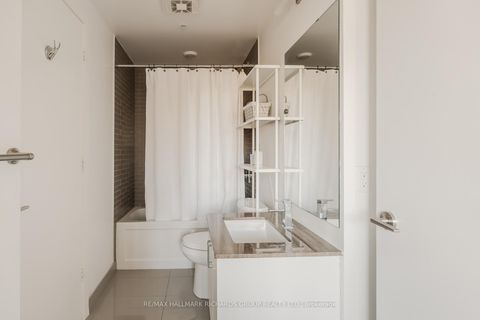 Photo 13 at 401 - 1960 Queen Street E, The Beaches, Toronto