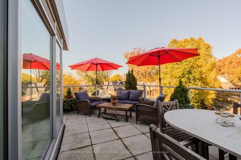 Photo 21 at 401 - 1960 Queen Street E, The Beaches, Toronto