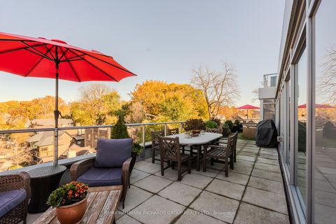 Photo 22 at 401 - 1960 Queen Street E, The Beaches, Toronto