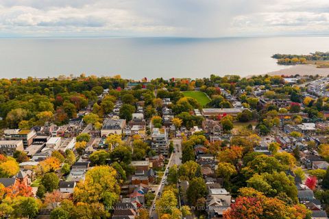 Photo 28 at 401 - 1960 Queen Street E, The Beaches, Toronto