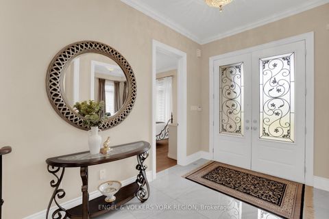 Photo 4 at 43 James Stokes Court, King City, King