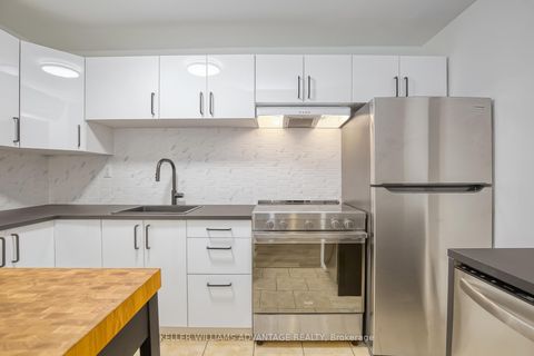 Photo 13 at 254A Carlton Street, South St. James Town, Toronto