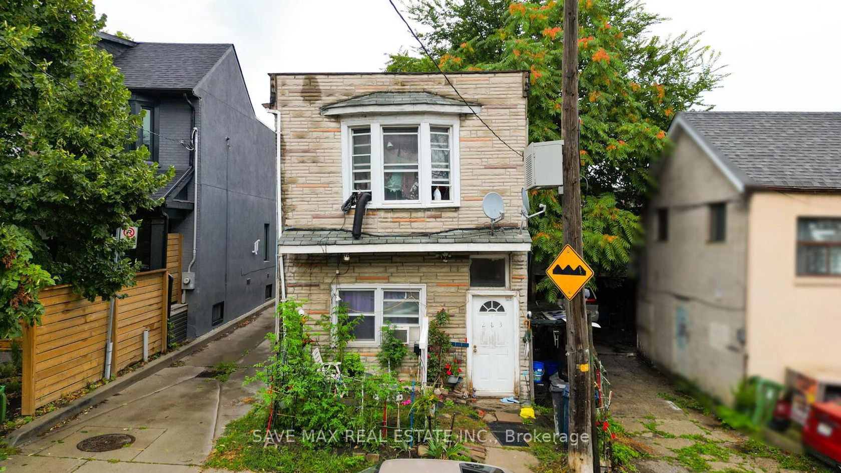 283 Rhodes Avenue E, Coxwell, Toronto 